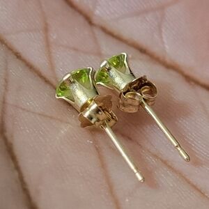 Real! 14kt Gold Peridot Stud Earrings